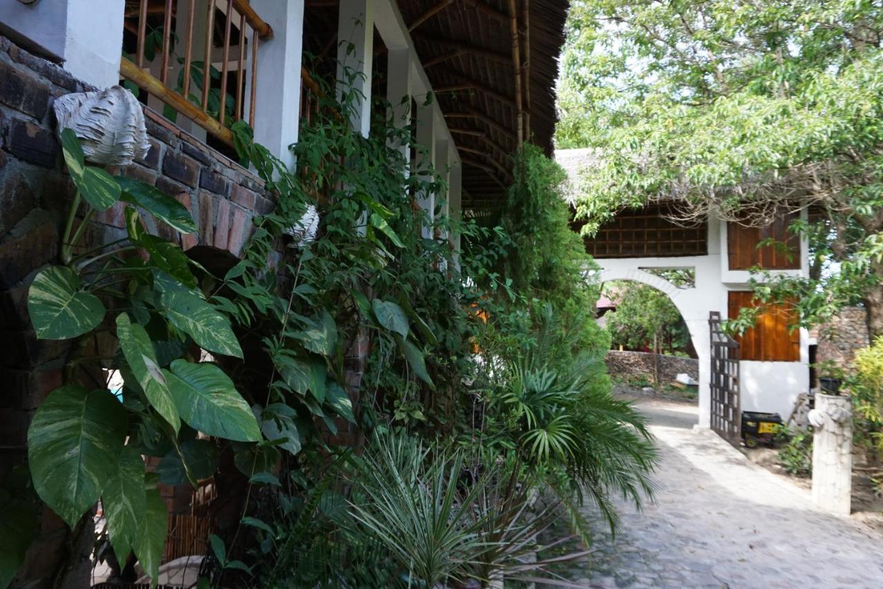 Mangga Lodge Bira Exterior foto