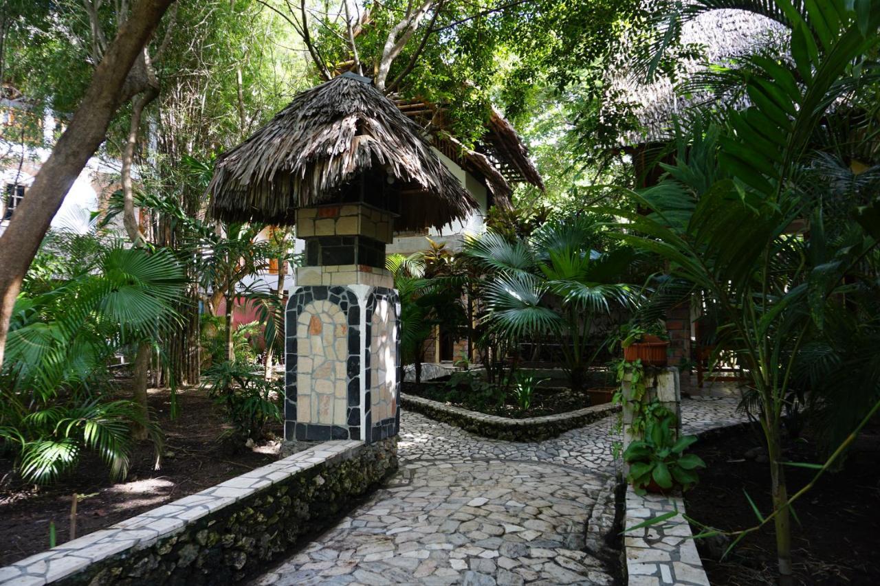 Mangga Lodge Bira Exterior foto